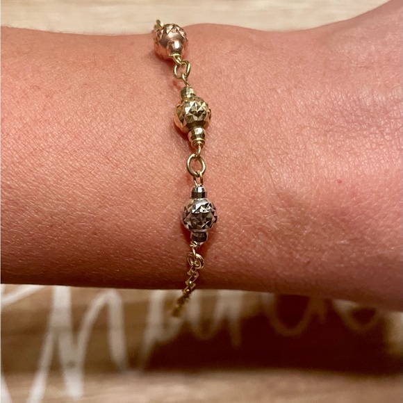 Gold Real 10k. Bracelet  ( NOT PLATED ) Beautiful present for Christmas - Picture 2 of 2